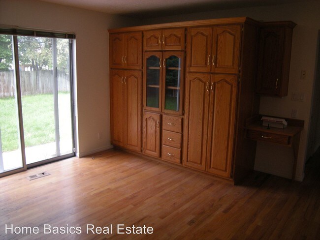 Foto del edificio - 6 br, 4 bath House - 423 E 2100 N