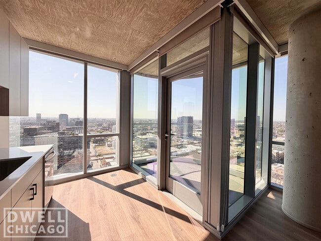 Building Photo - 327 N Aberdeen St