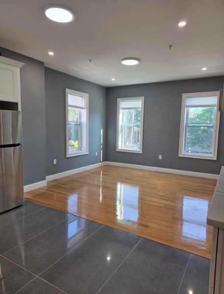 Building Photo - 339 Cambridge St