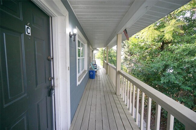 Foto del edificio - 305 S Westland Ave