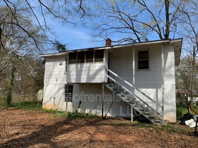 Building Photo - 2972 1/2 Fairforest Clevedale Rd