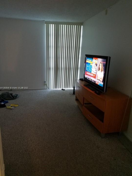 Foto del edificio - 3301 N Country Club Dr