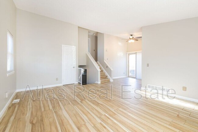 Building Photo - 14415 Albrook Dr