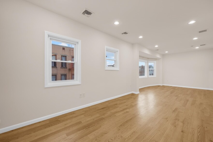 63 W 10th St Bayonne, NJ 07002 Alquileres en Bayonne, NJ