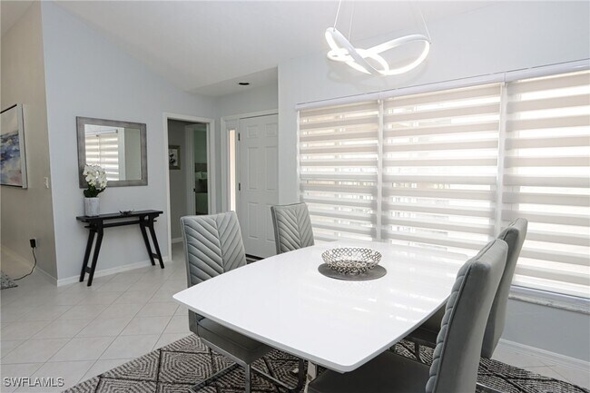 Foto del edificio - 736 Reef Point Cir
