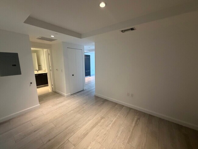 Foto del edificio - 45 SW 9th St
