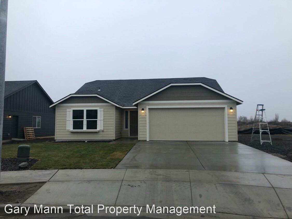 Foto principal - 3 br, 2 bath House - 686 Hooper
