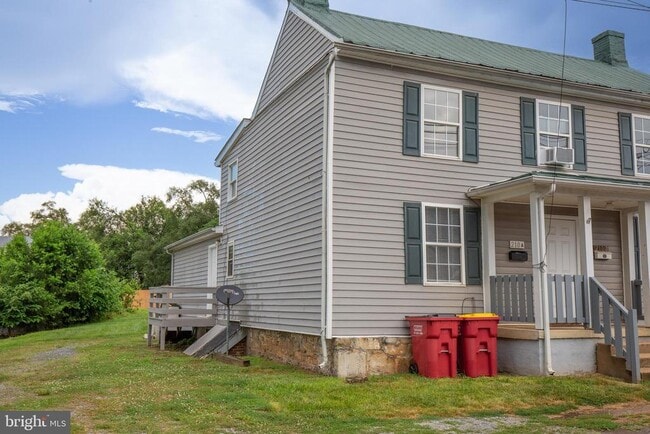 Building Photo - 32 Patrick Henry Way