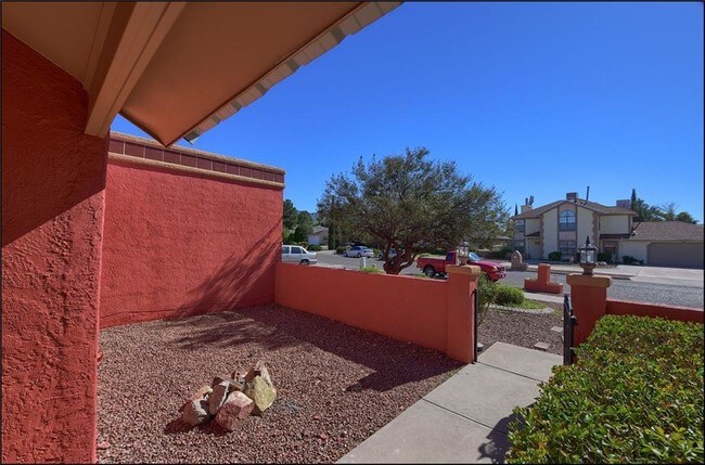 Building Photo - 6737 Brisa Del Mar Dr