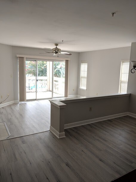 Building Photo - Three Bedroom Waterfront Condo Mooresville