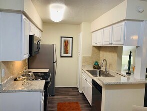 Building Photo - 3000 Unity Dr