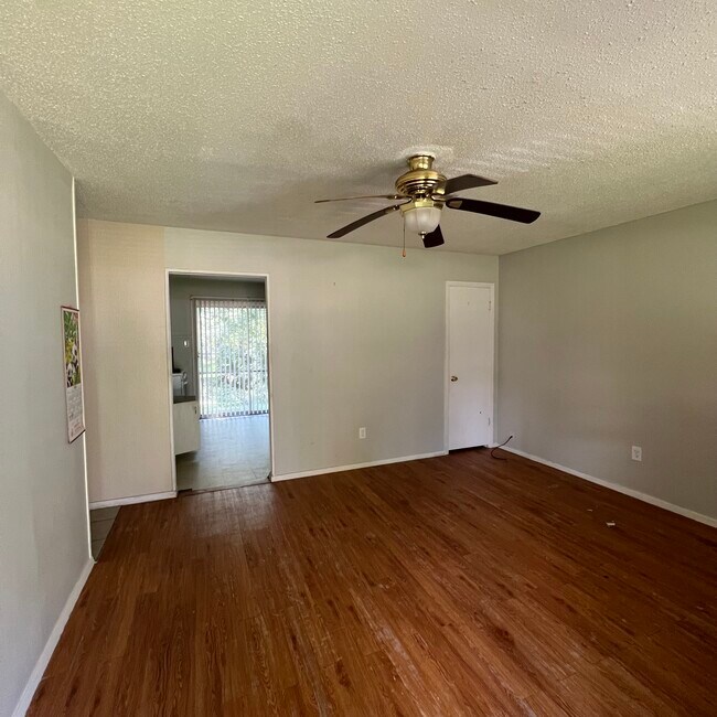 305 Hickory St, New Llano, LA 71461 House Rental in New Llano, LA