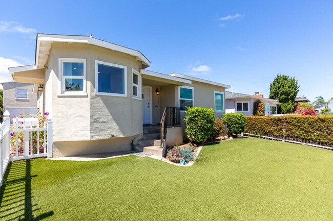 Building Photo - 2 Bed, 2 Bath home in Ocean Beach