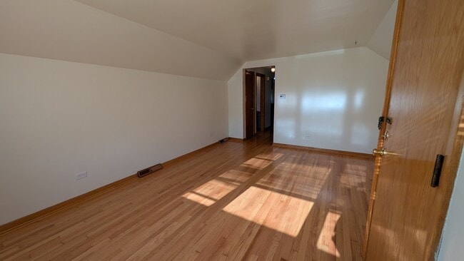 Building Photo - 4346 S Karlov Ave