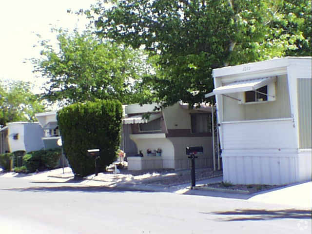 Foto del edificio - Riviera Mobile Home Park