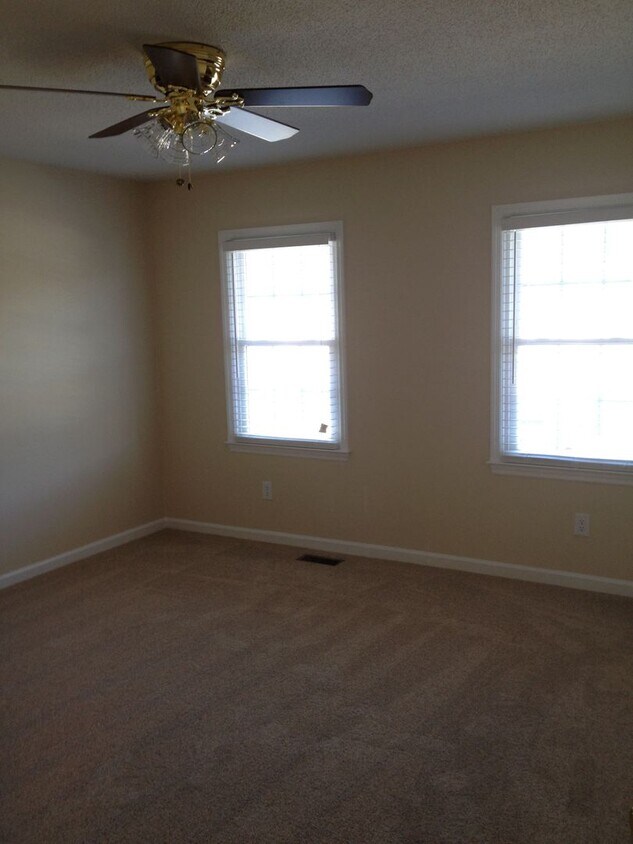 Building Photo - Haymont Area - 2 Bedroom Townhome for rent