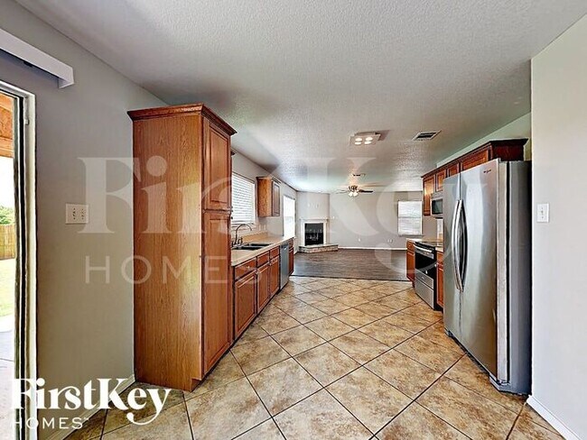 Foto del edificio - 8308 Cutter Hill Ave