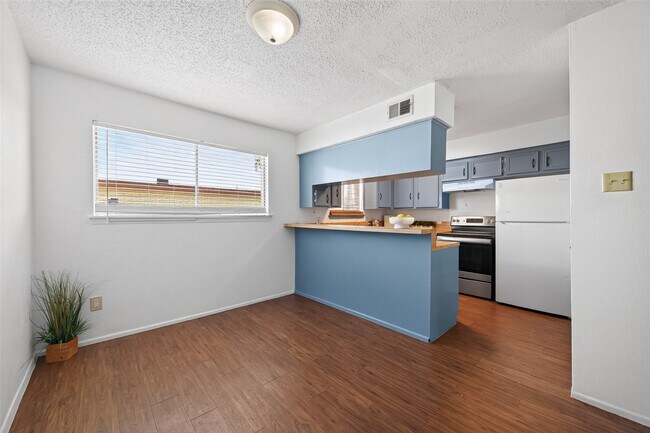 Foto del edificio - 7714 Renwick Dr
