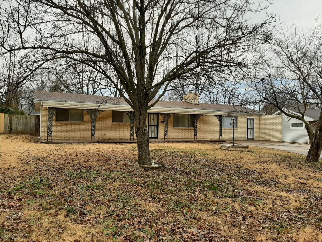 Primary Photo - Totally Updated! New kitchen! 2 Living Are...