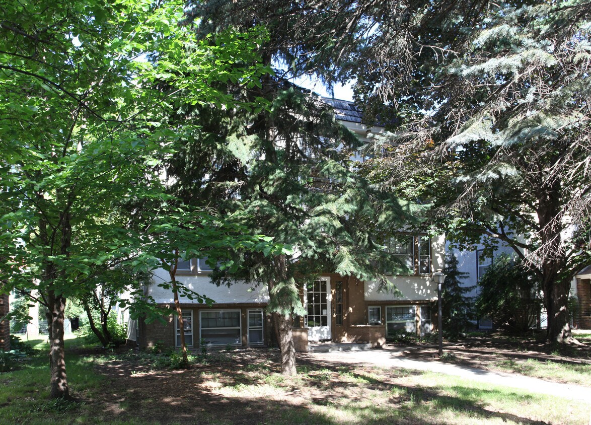 Foto del edificio - 2790 Xerxes Ave S