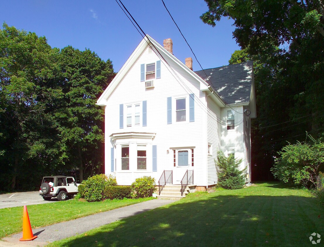 11 Rockhill St, Foxboro, MA 02035 Apartments in Foxboro, MA