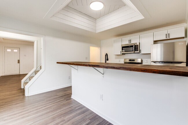 Foto del edificio - AVAILABLE JUNE - DO NOT MISS OUT ON THIS B...