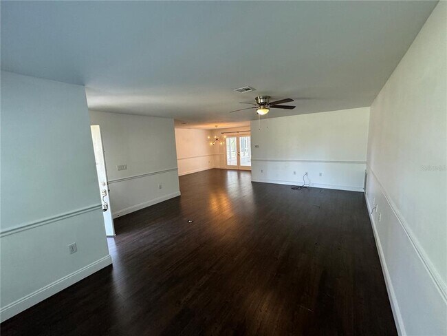 Building Photo - 5246 Royal Oak Dr