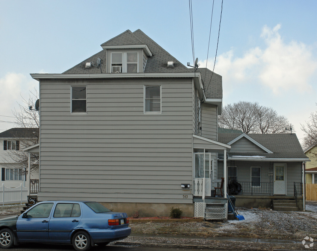 Building Photo - 913-913 1/2 Albright Ave