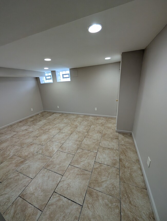 Building Photo - 4000 Elmora Ave