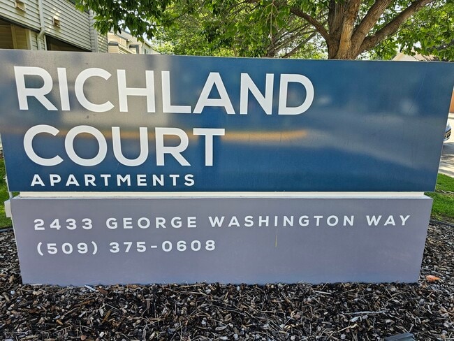 Foto del edificio - Richland Court Apartments