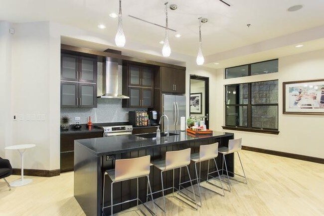 Foto del edificio - 2 bedroom in Austin TX 78704