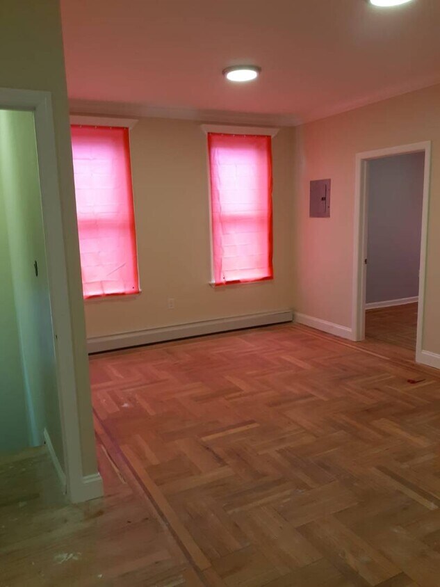 Primary Photo - 634 Rosedale Ave