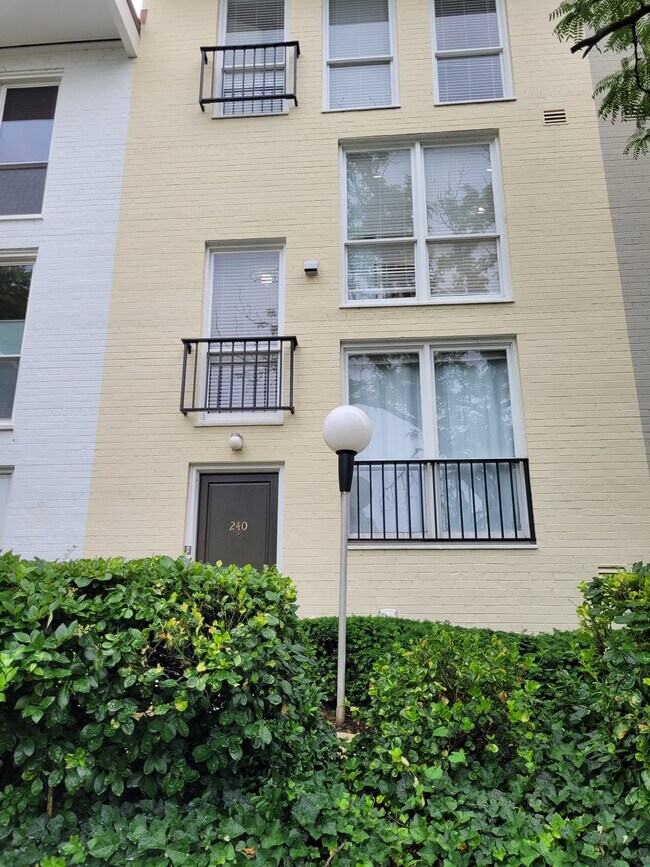Building Photo - 240 G St SW