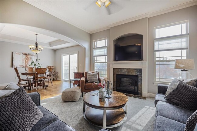 Foto del edificio - 5029 Woodstock Ct