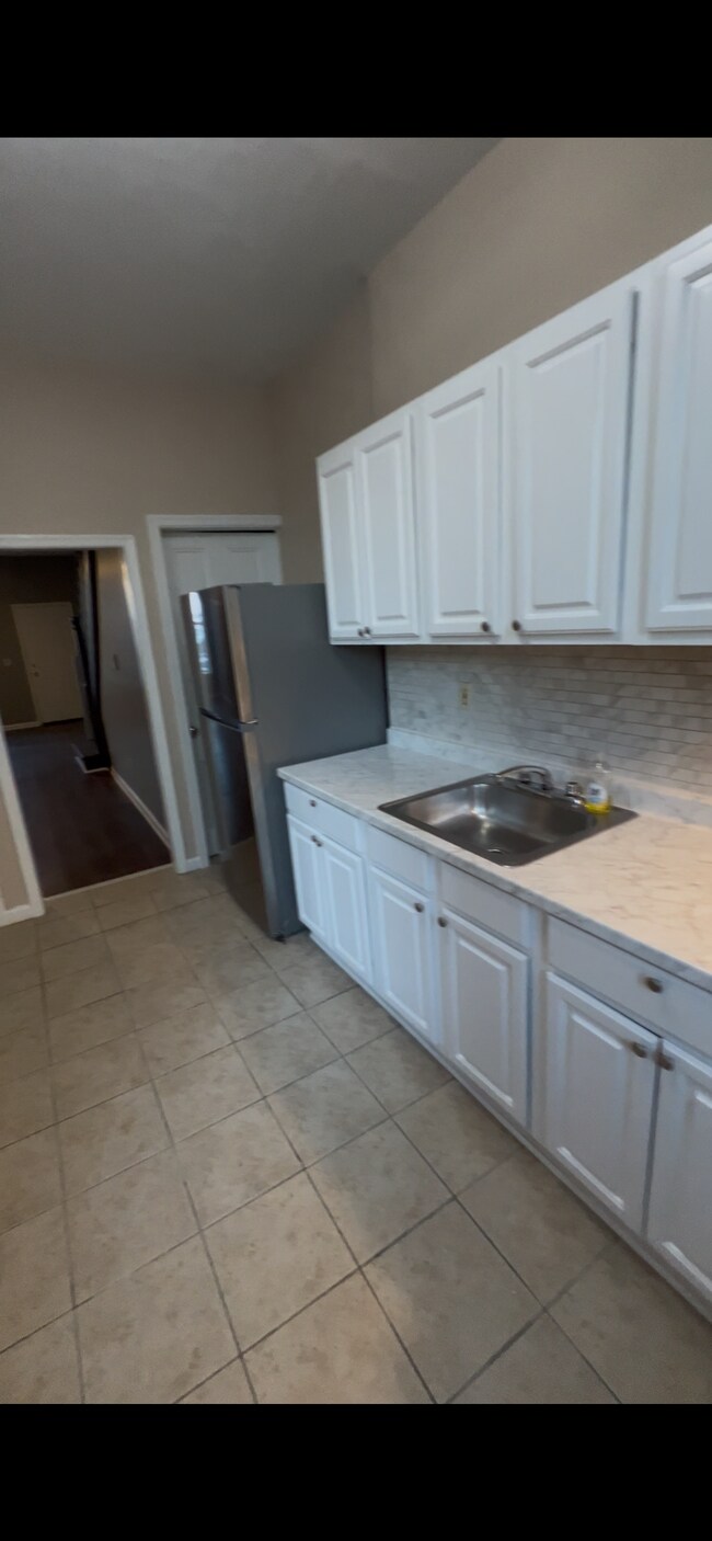 Building Photo - 1231 Mulberry St