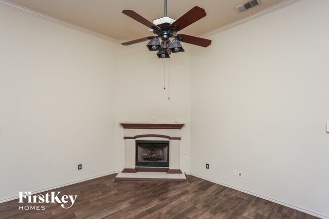 Foto del edificio - 14413 Artesia Ct