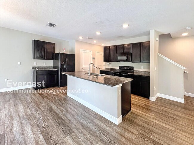 Foto del edificio - 16852 Trite Bend St