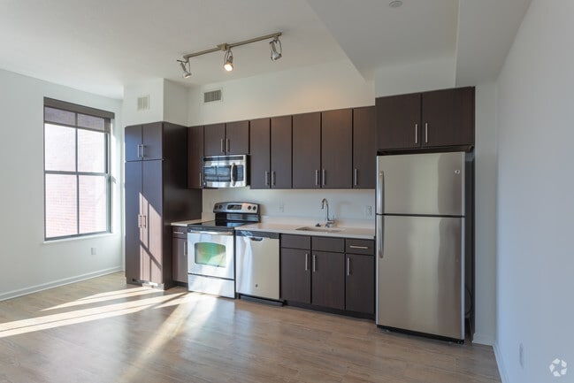 Apt 571 - One Bedroom - 14W Apartments