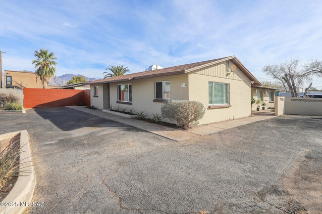 Building Photo - 1654 N Rosemont Blvd