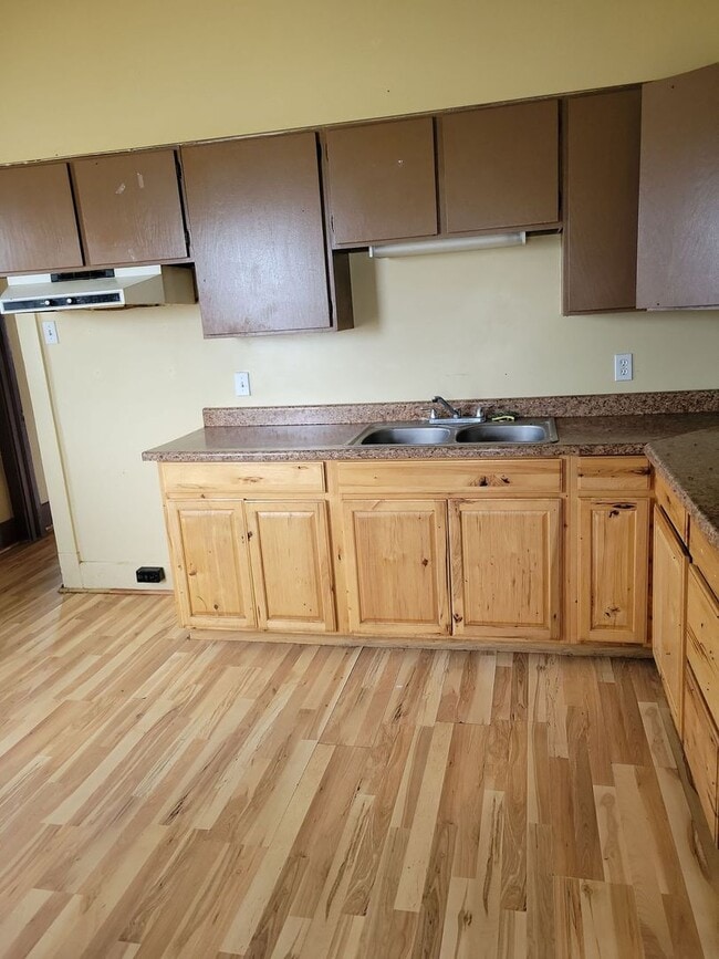 Foto del edificio - 6 bedroom, 2 bathroom house for rent in Je...
