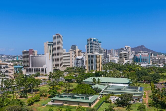 Building Photo - Canterbury Place - Fully renovated with hi...
