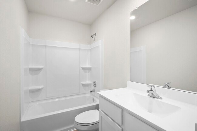 Building Photo - 16475 Honeysuckle Hl Dr