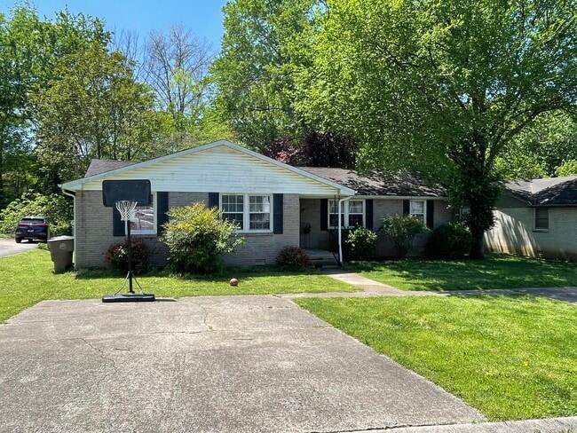 641B Disponible para alquilar - 649 Huntington Ridge Dr