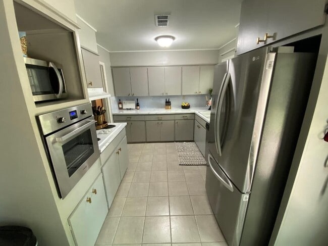 Foto del edificio - 416 Bayou Oaks Dr