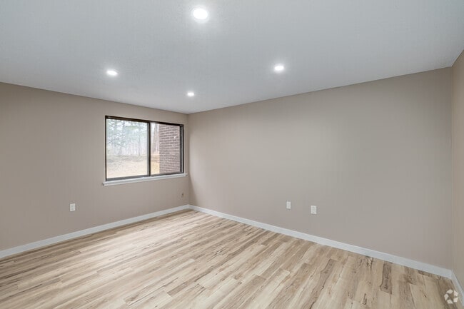 2BR, 2BA - 1,277SF - Second Bedroom - Avon Parks