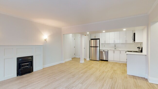 Building Photo - 316-320 Lonsdale Road