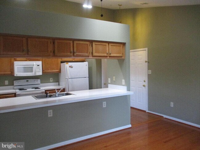 Building Photo - 14201 Woolen Oak Ct
