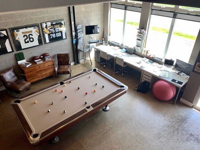 Espacio flexible/de trabajo en la primera planta - 11853 Bradburn Blvd