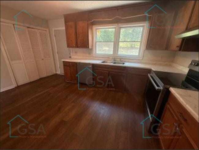 Building Photo - 3 Bedroom 1.5 Bath!!!