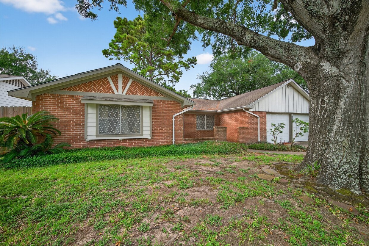 Primary Photo - 5611 Carew St